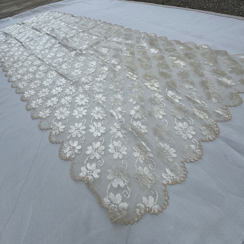 Vintage Floral Lace Table Runner Cream Scalloped Edge Coquette Cottagecore 60x23